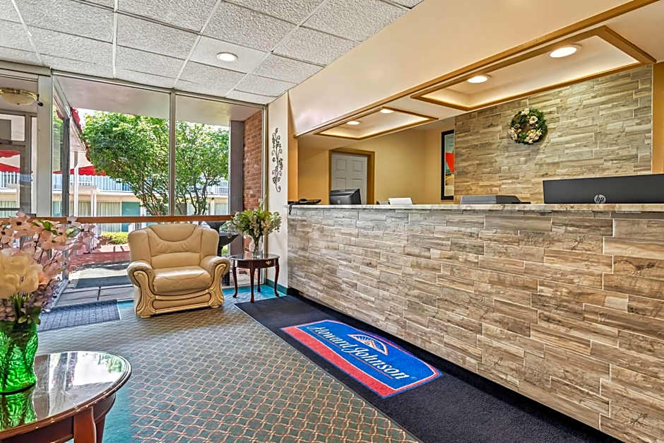 Howard Johnson by Wyndham Albany