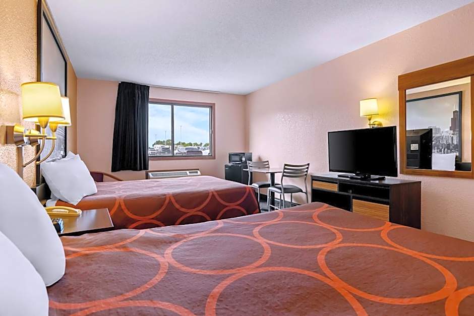 Super 8 by Wyndham Bourbonnais/Kankakee Area