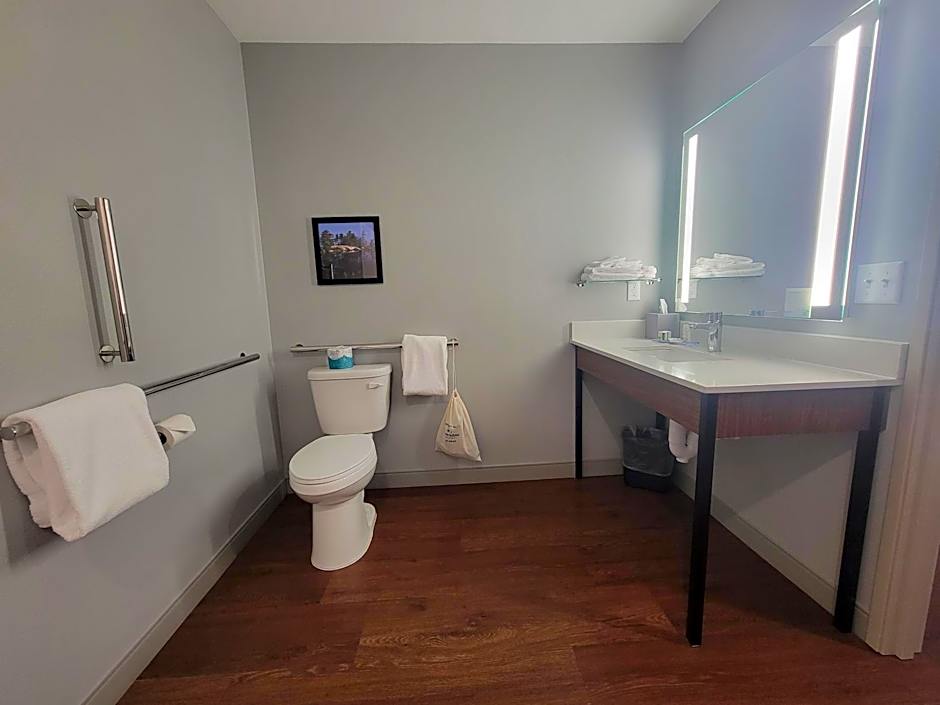 AmericInn by Wyndham International Falls Southwest