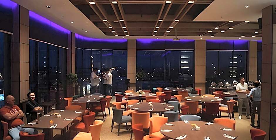 Roxy Hotel & Apartments