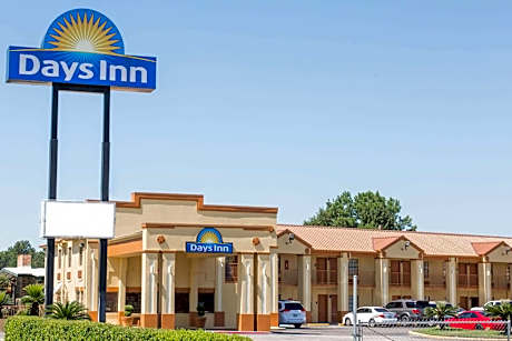 Days Inn by Wyndham Orange
