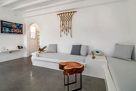 OW Andros Luxury Suites