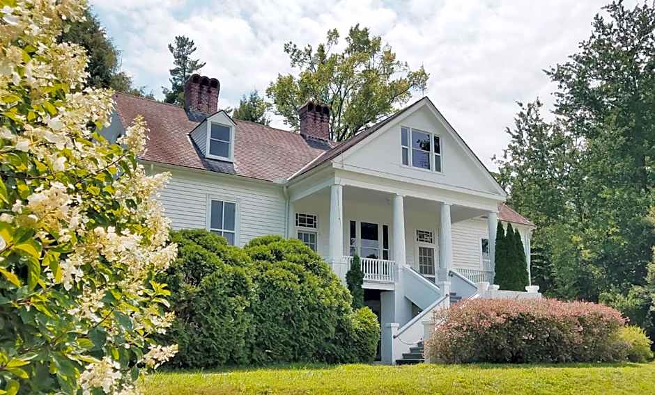 Mountain Inn & Suites Flat Rock