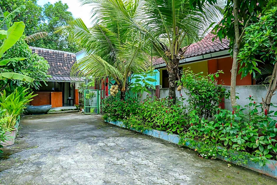 OYO Life 90301 Hidden Village Uluwatu