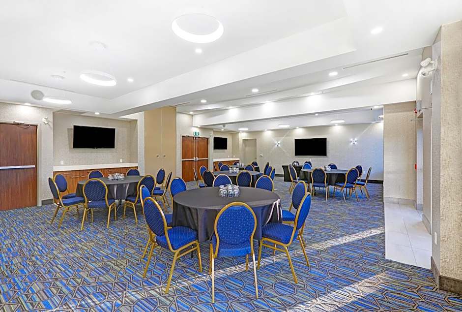 Holiday Inn Express Hotel & Suites - Woodstock By IHG