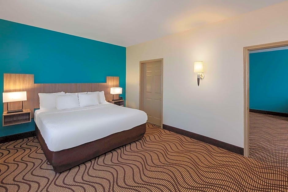 La Quinta Inn & Suites by Wyndham Midland North