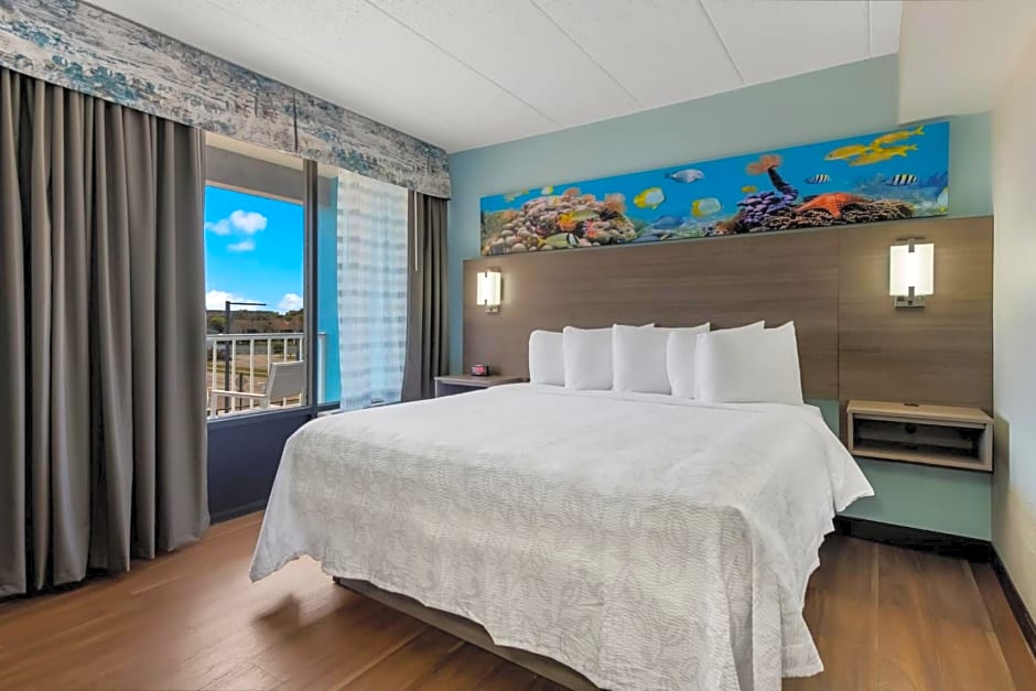 Red Roof PLUS & Suites Virginia Beach - Seaside