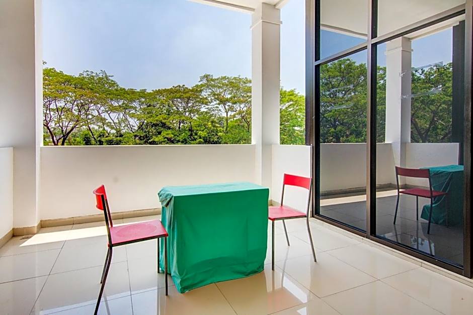 OYO Life 89990 Kost Waterfront 75 Sub