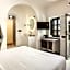 Sun Rocks Boutique Hotel - Caldera View Suites & Sunset Dining Experience