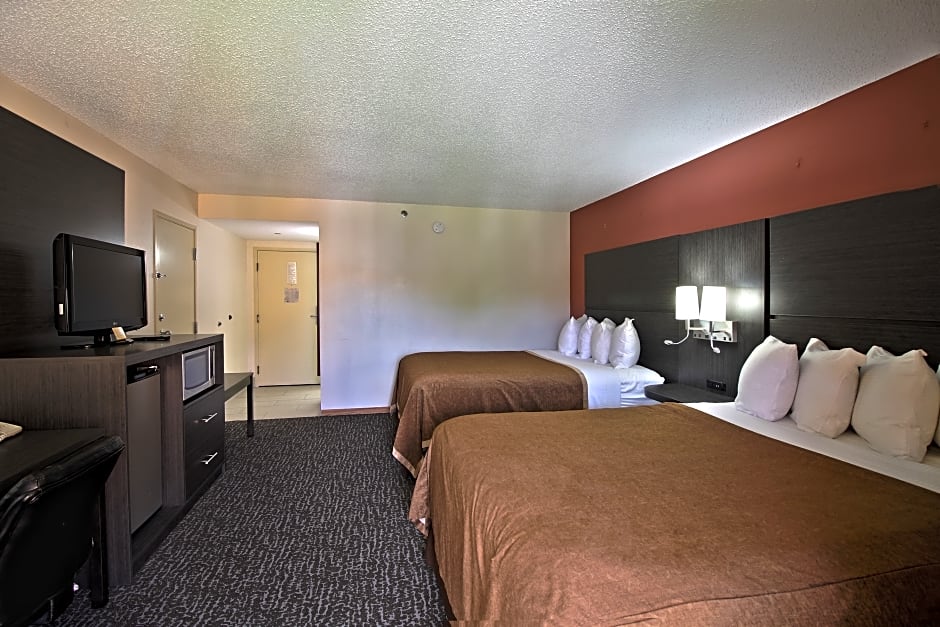 Chicago Club Inn & Suites