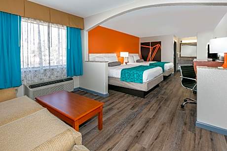 2 Queen Beds Studio Suite Non-Smoking