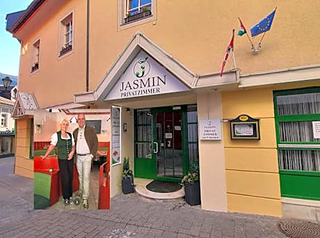Jasmin dog friendly pension with shared kitchen in the center