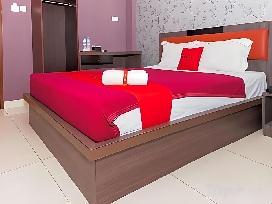 RedDoorz Plus @ Paal 2 Manado