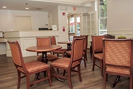 Deluxe Queen Room with Two Queen Beds