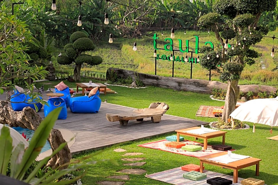 Taulan Villa by Social Hideout