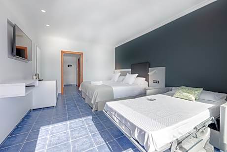 DOUBLE SEA VIEW 1ADULT + 2 CHILDREN