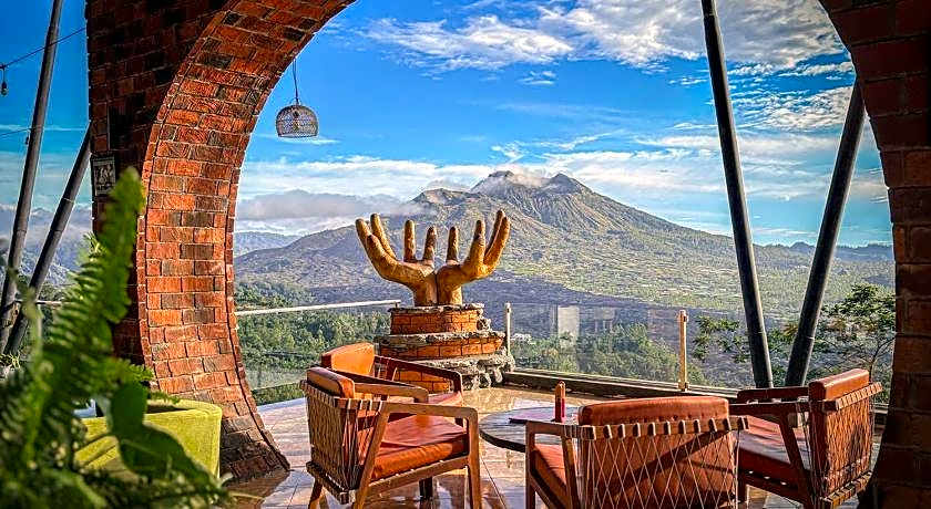 Caldera Hotel & Restaurant