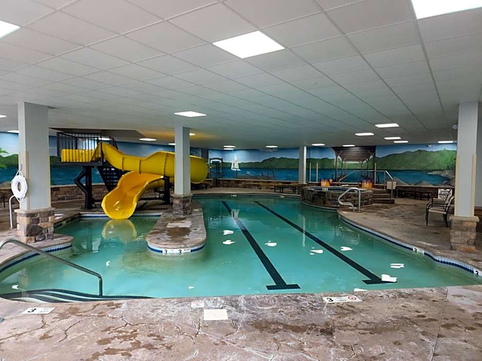 La Quinta Inn & Suites by Wyndham Lake George