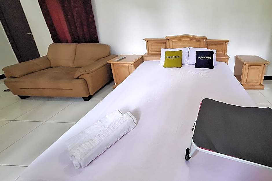 Urbanview Hotel Kusuma Garden Cianjur