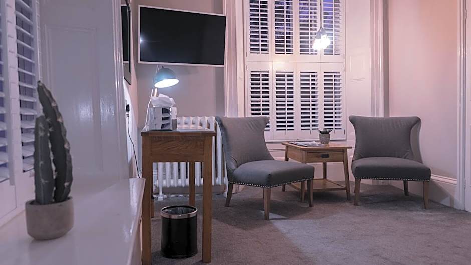 Tweedies Bar and Lodge