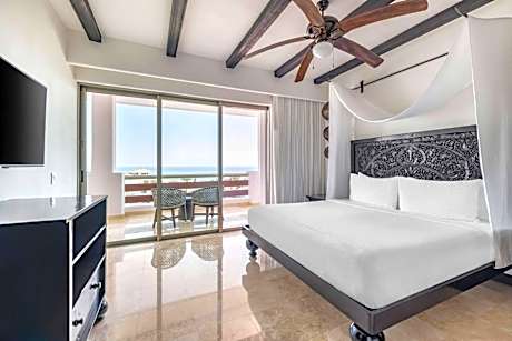 One Bedroom King Room with Partial Ocean View and Balcony