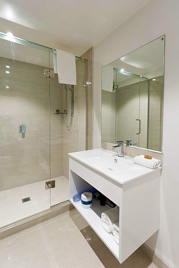 2 on Whiteleigh and 239 on Lincoln Motel