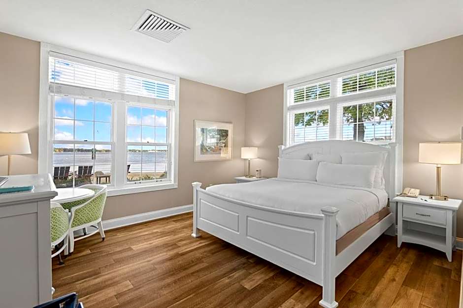 Photo 1 of 4 of 1 King Bed