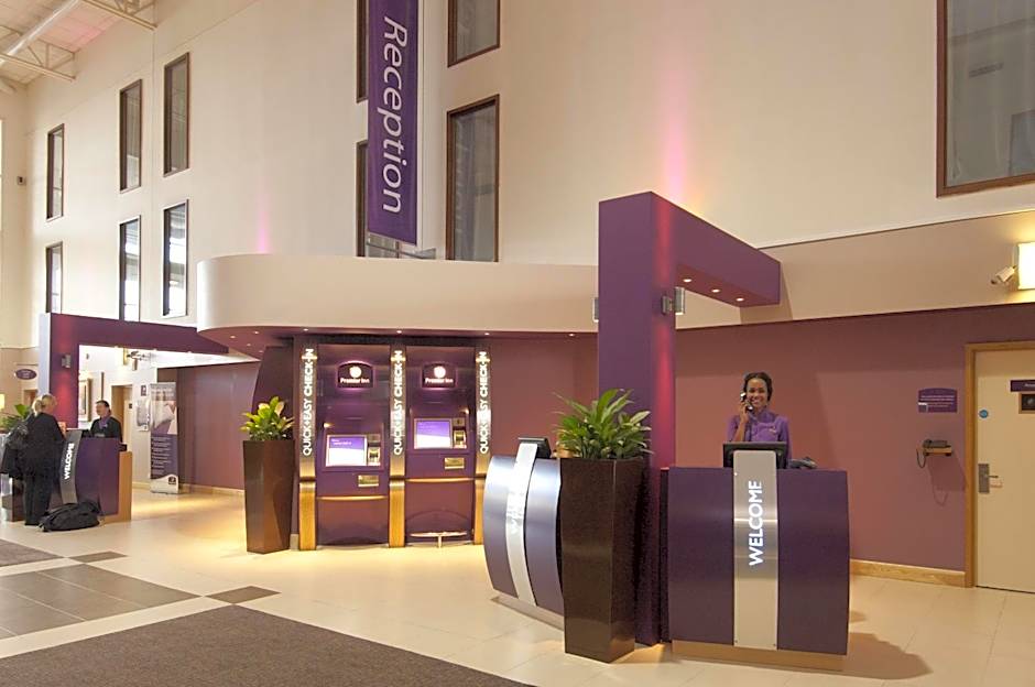 Premier Inn London Heathrow Airport T2 & T3 - Bath Road