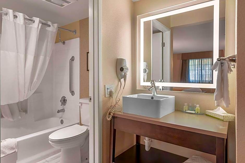 Quality Inn & Suites Camarillo-Oxnard