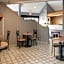 OYO Hotel Lincoln Airport NE, Hwy 80