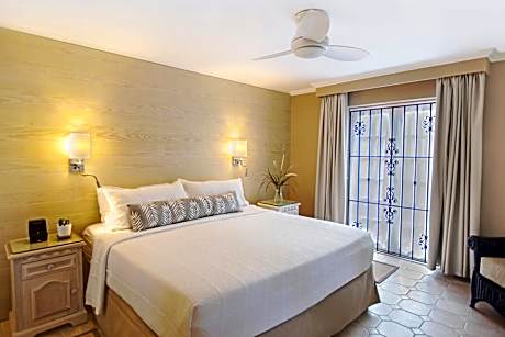 Deluxe One-Bedroom Suite