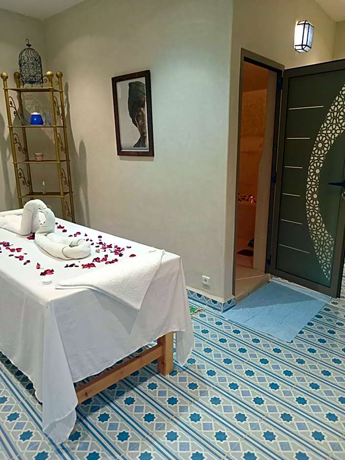 Photo 1 of 21 of Triple Room