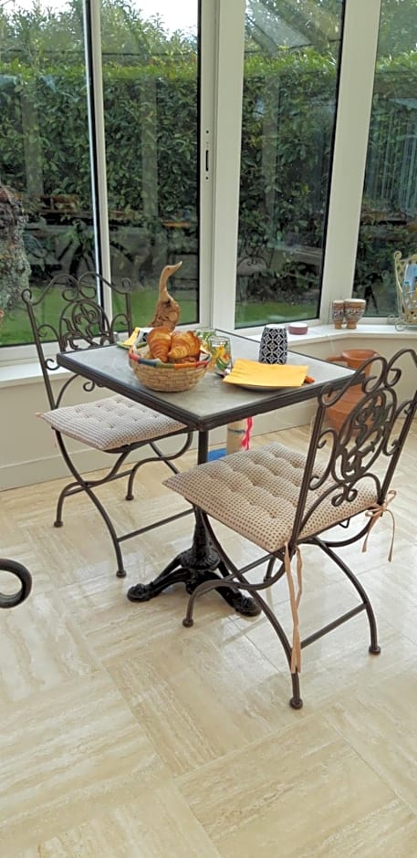 LE CHALET SUISSE - Chambre aux fleurs