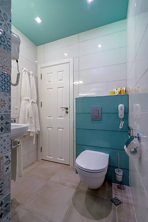 HVD Nympha Hotel - Adults only 18 plus - Private Beach & Free Parking