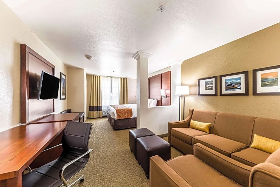 Comfort Suites Grand Prairie - Arlington North