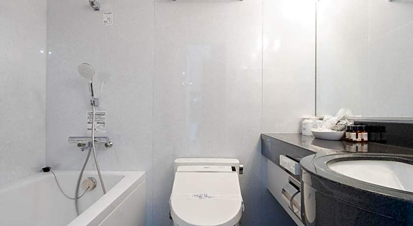 OYO Sasebo Palace Hotel