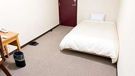 Male Only - Single Room with Shared Bathroom - Smoking