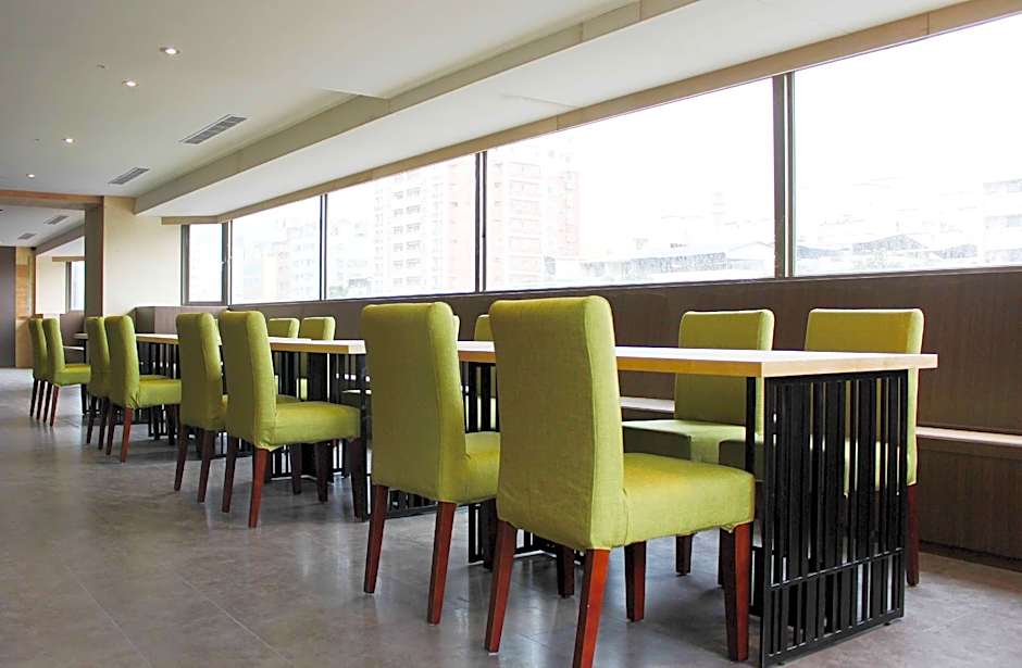 Aeris International Hotel