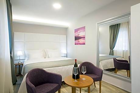Deluxe Double or Twin Room with Balcony