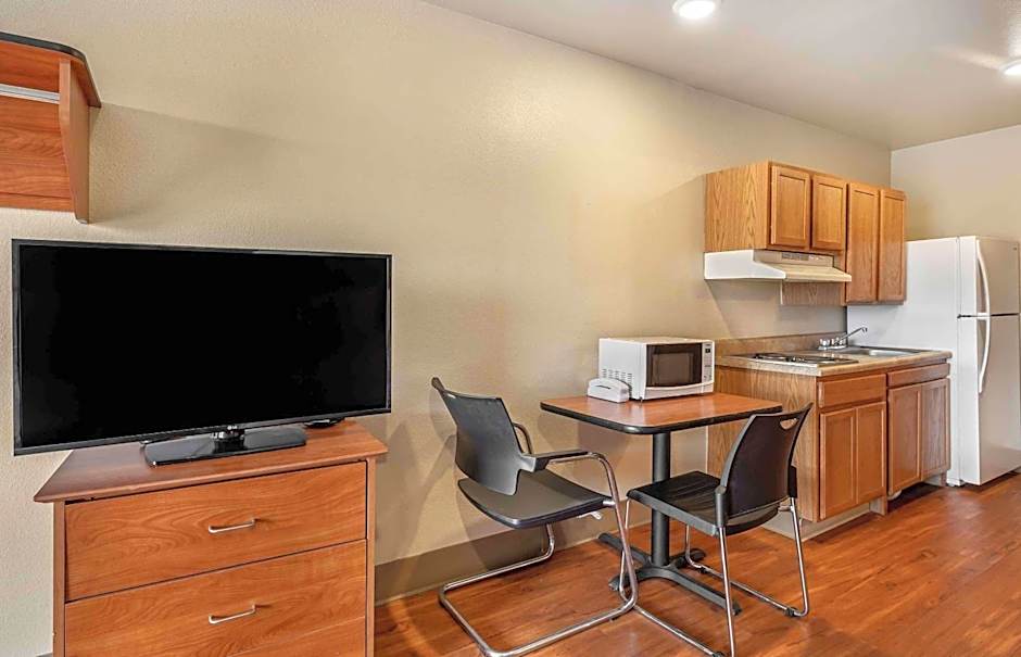 Extended Stay America Select Suites - Wichita - North