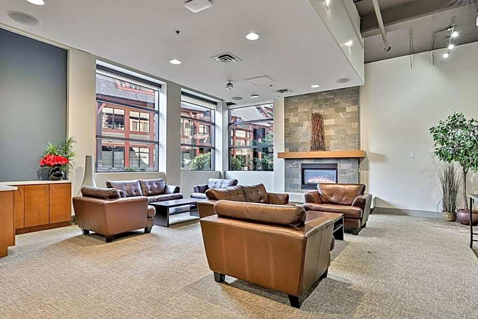 Gorgeous Mountain Condo - Hot Tub & Pool managed by Little Sister Getaways