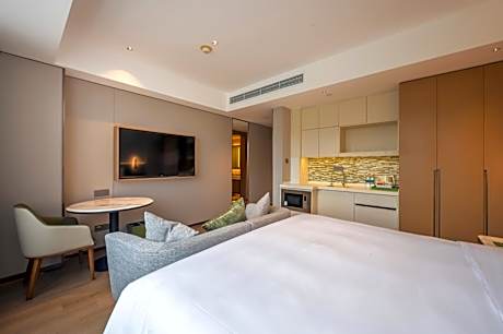 One-Bedroom King Suite - Smart Suite
