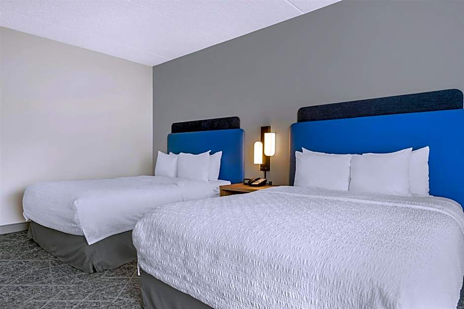 Hampton Inn & Suites Pittsburgh-Meadow Lands
