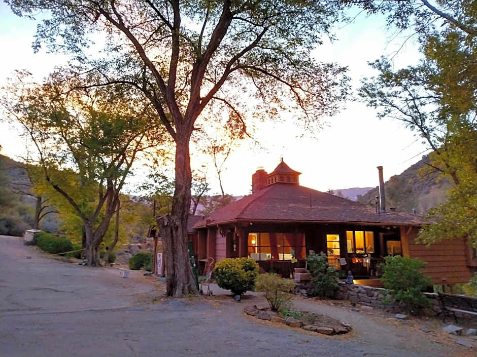 Quiet Mind Lodge, Spa & Retreat Sequoias