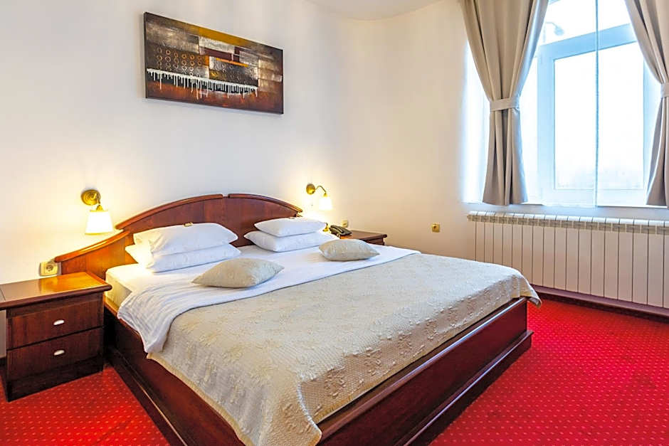 Garni Hotel Royal Crown