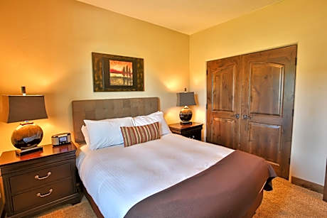 Suite with Sofa Bed
