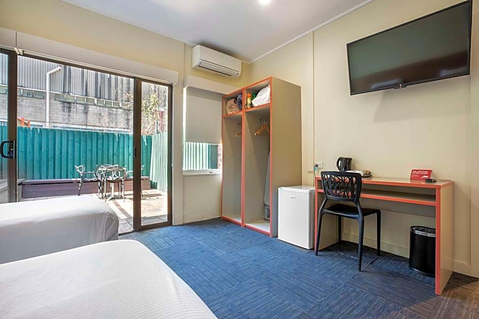 Nightcap at High Flyer Hotel