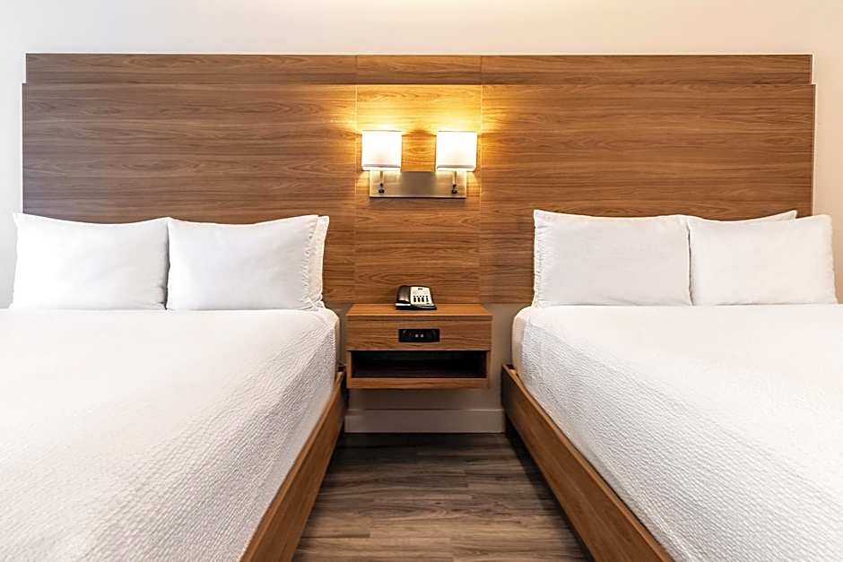 Atrium Hotel Vancouver