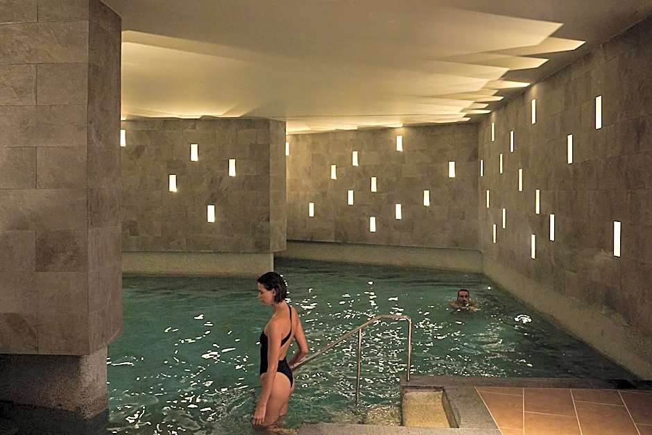 Domes Novos Santorini, Autograph Collection