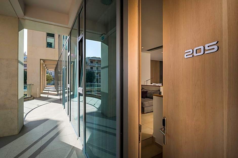 Trianon Luxury Apartments & Suites